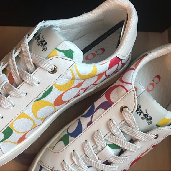 🌈 Coach Clip Low Top Sneaker In Rainbow Signature Canvas - Picture 6 of 16